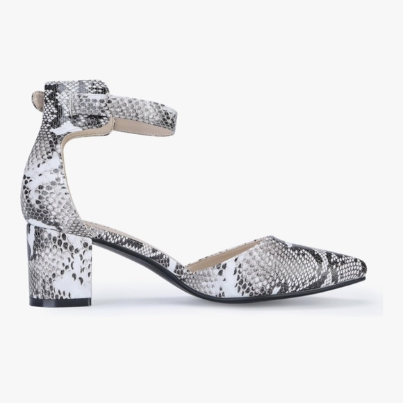 Snakeskin Pointed Toe Low Heel - Picture 2 of 5